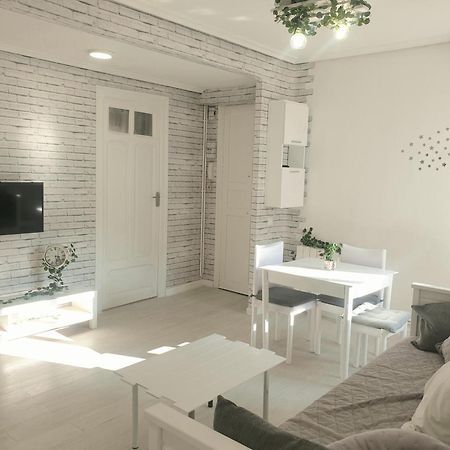 Apartamento Eguzkilore. 洛格罗尼奥 外观 照片