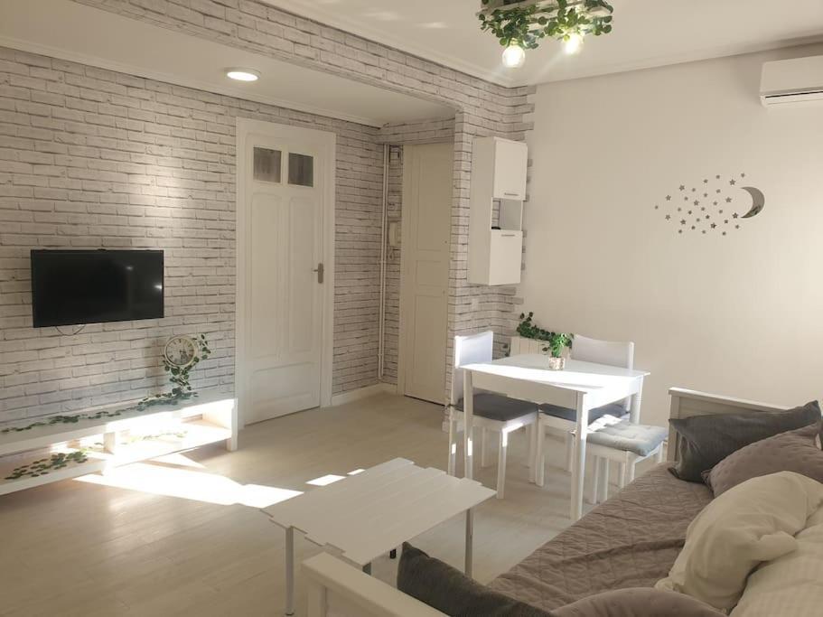 Apartamento Eguzkilore. 洛格罗尼奥 外观 照片